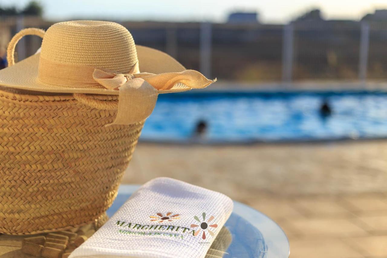 Agriturismo Tenuta Margherita Torre Lapillo Kültér fotó